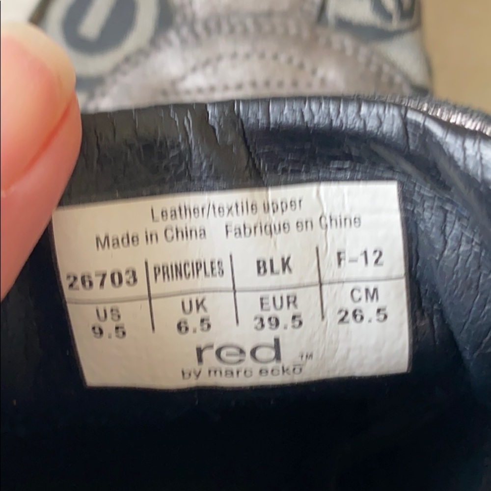 Marc Ecko Sneakers - Picture 9 of 9